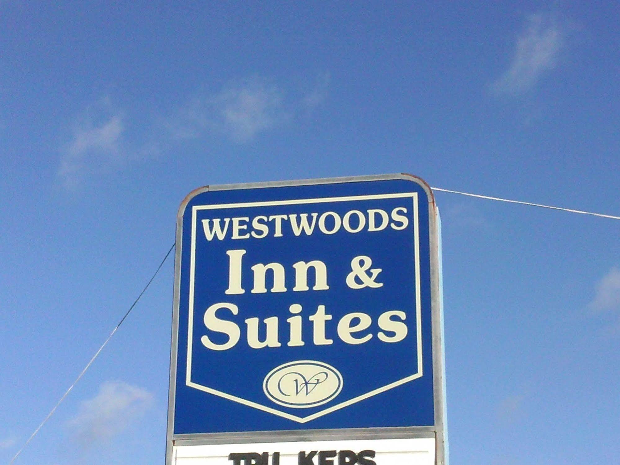 Westwoods Inn & SuitesWoodhaven エクステリア 写真