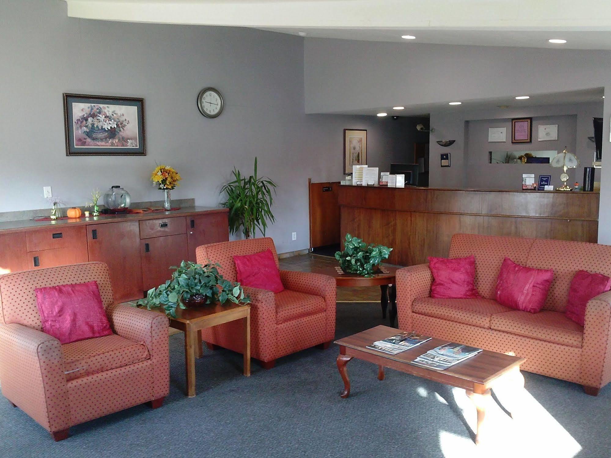Westwoods Inn & SuitesWoodhaven エクステリア 写真